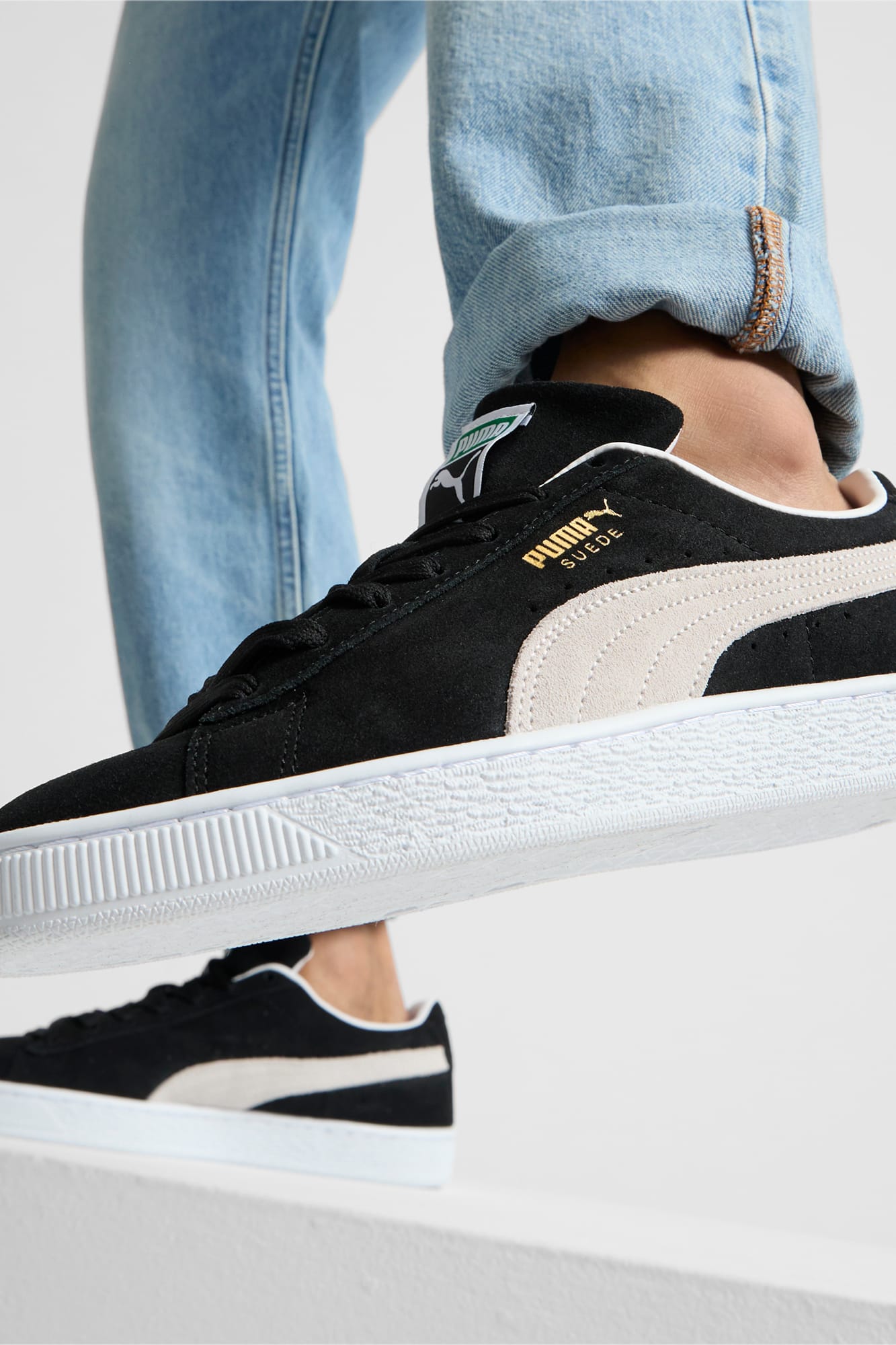 (image for) Comfortable Suede Classic XXI Sneakers